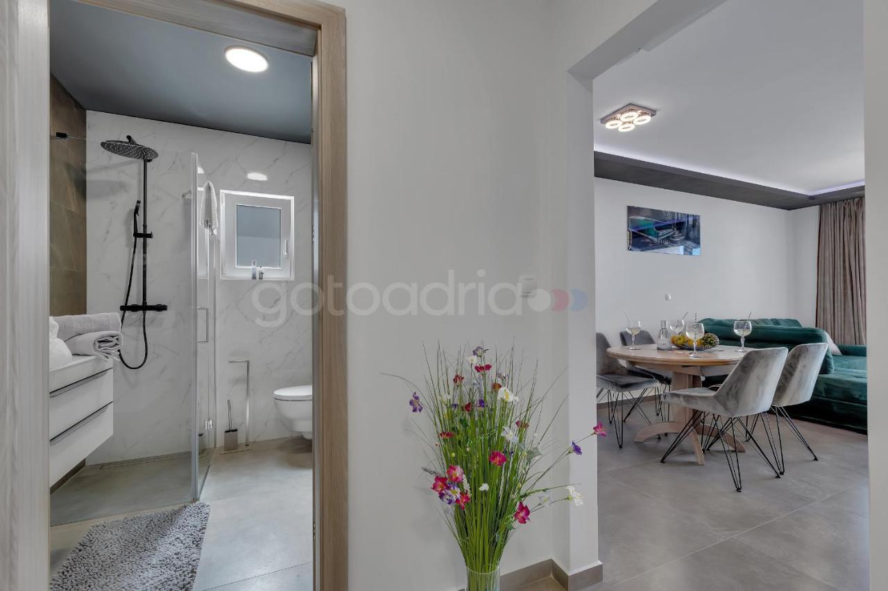 Luxury Seaview Luki - Free Parking Apartment Makarska